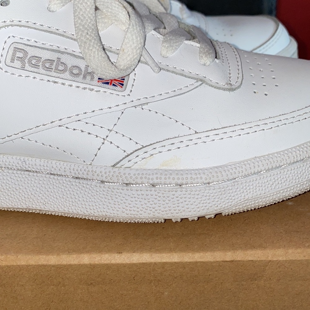 Reebok Classic - Picture 4 of 9